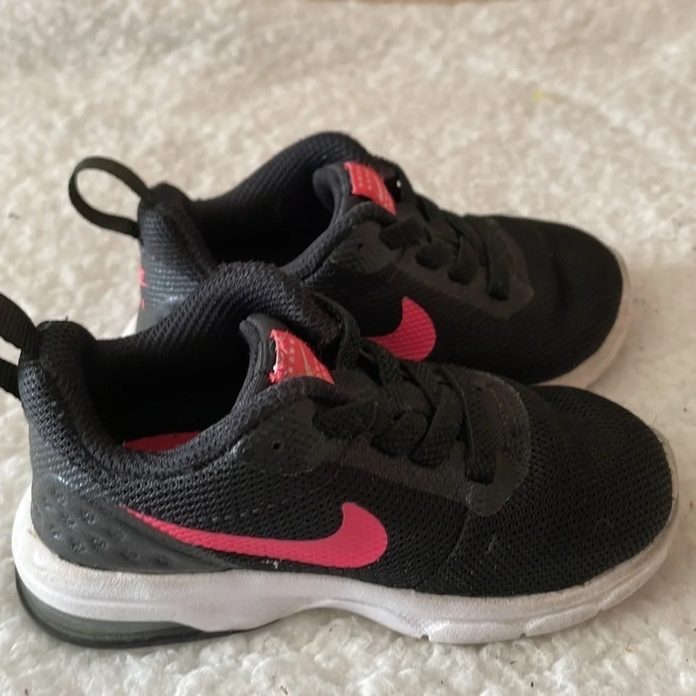 NIKE Air Sneakers Size 6C
